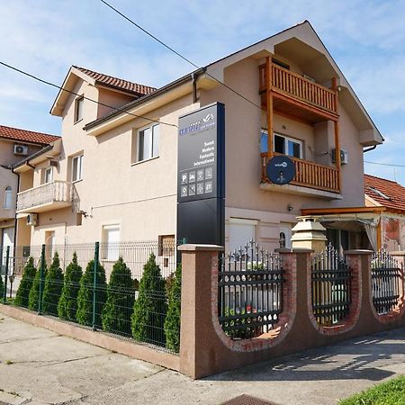 Kristall Apartments Šabac Exteriör bild